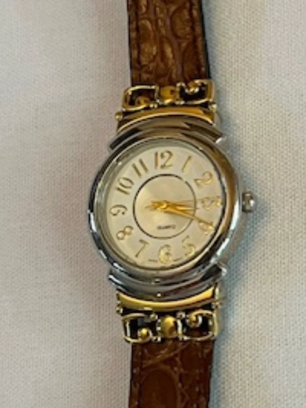 AVON | Two-sided Brown or Black Leather Band Reversible Watch-EUC-NEW Battery